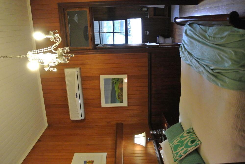 Wiss House Bed & Breakfast Kalbar Екстериор снимка