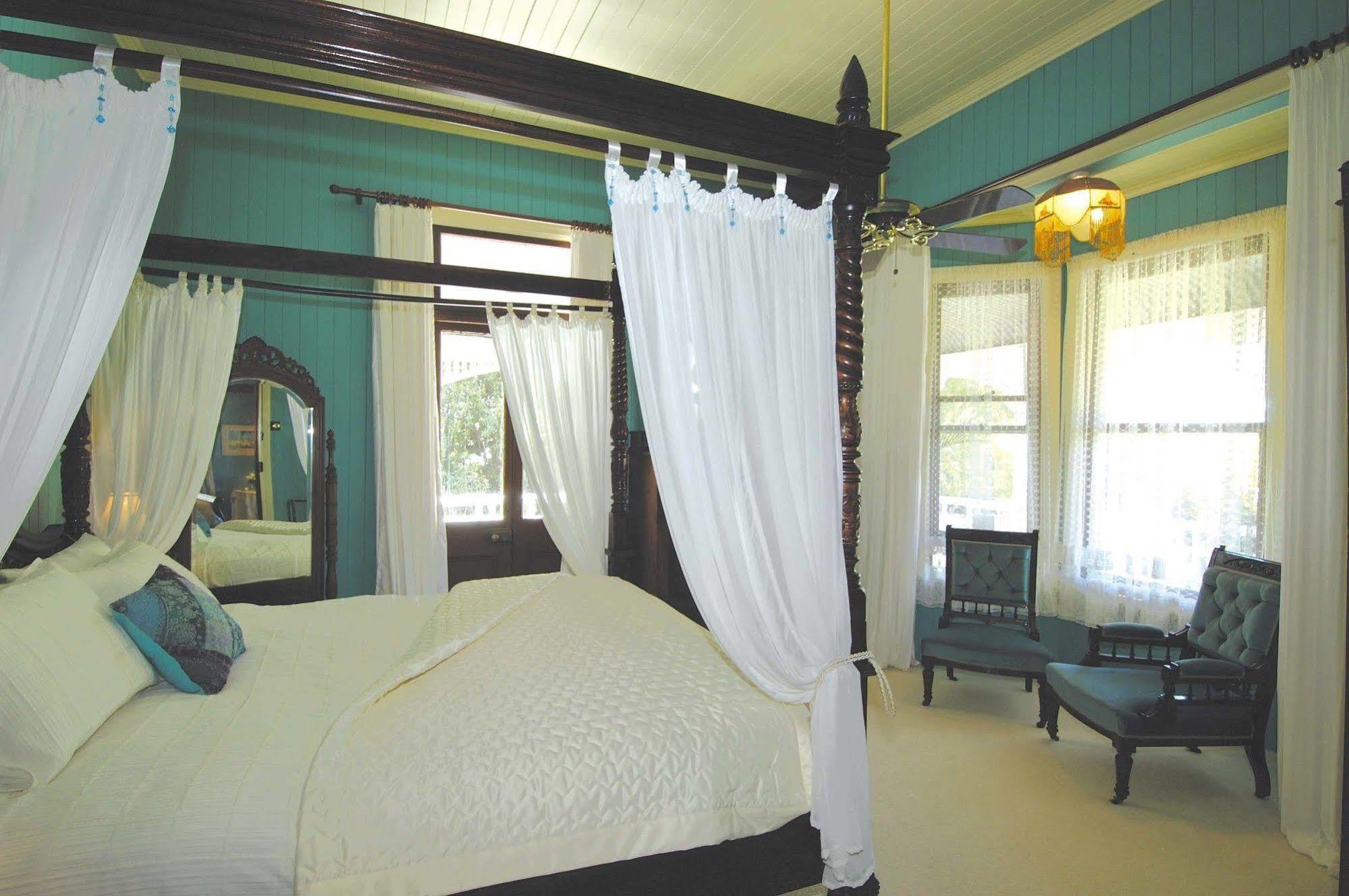 Wiss House Bed & Breakfast Kalbar Екстериор снимка