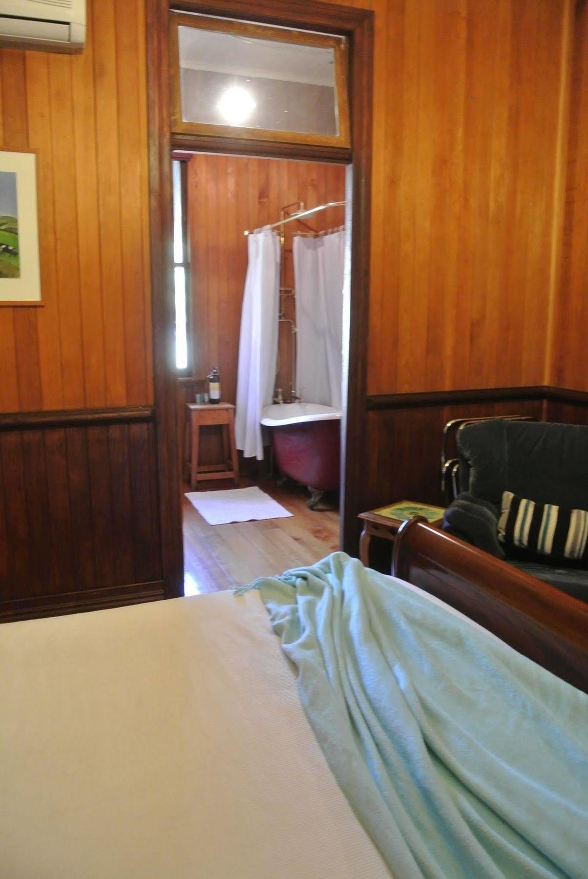 Wiss House Bed & Breakfast Kalbar Екстериор снимка