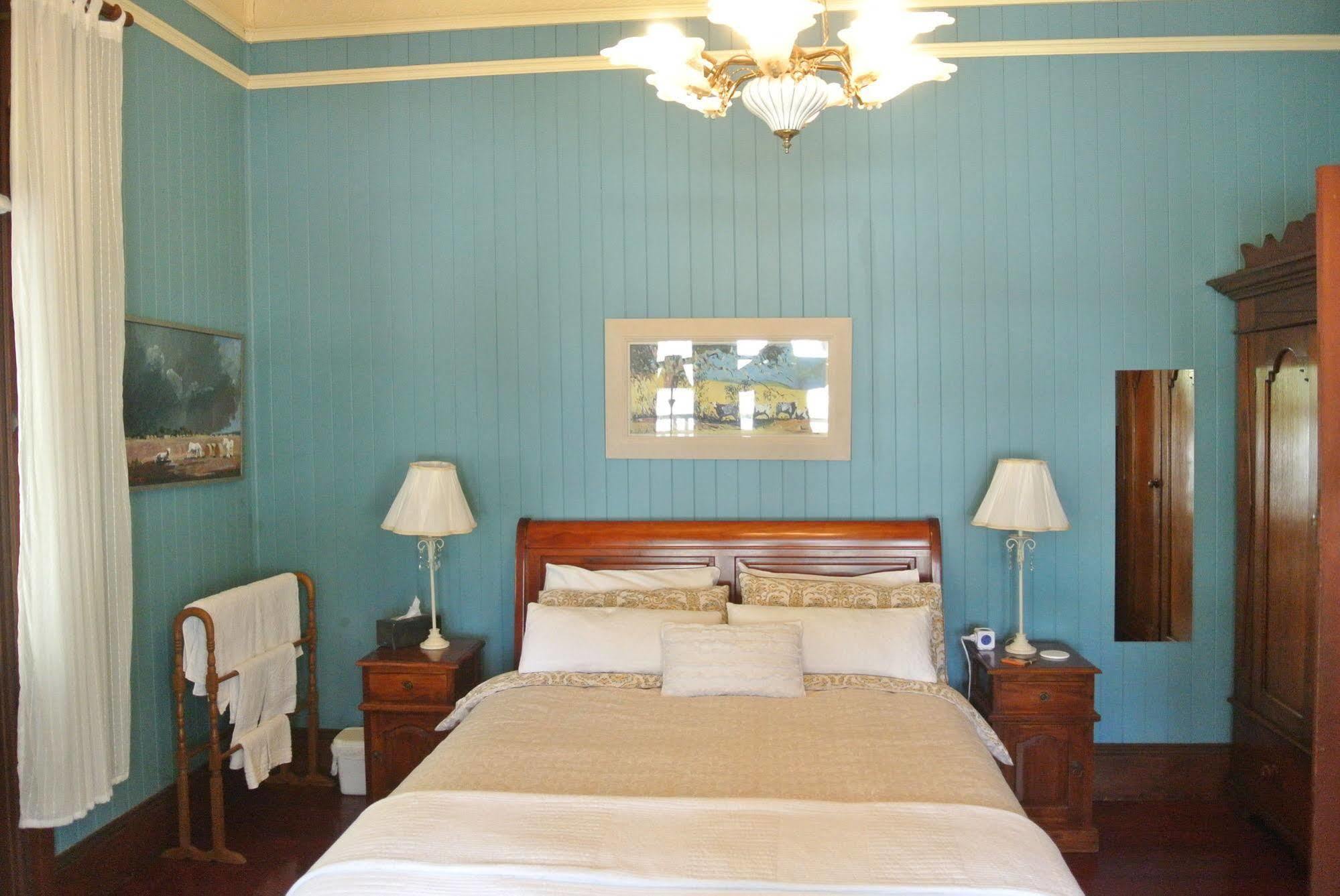 Wiss House Bed & Breakfast Kalbar Екстериор снимка
